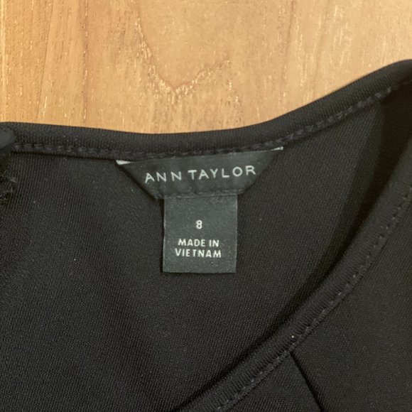 Ann Taylor bodycon dress with ruffled hem - women size M - Picture 4 of 7